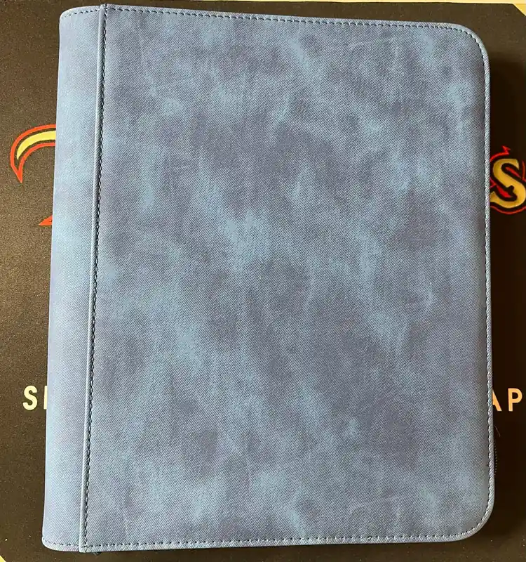 Fabrikspris - Toploader Zip Cardbinder 4 Pocket 112 Cards Blue