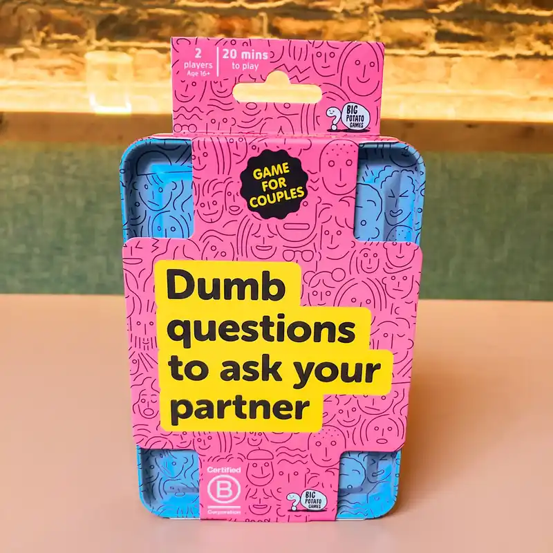 Dumb Questions to Ask Your Partner Travel Tin | Klar att skickas