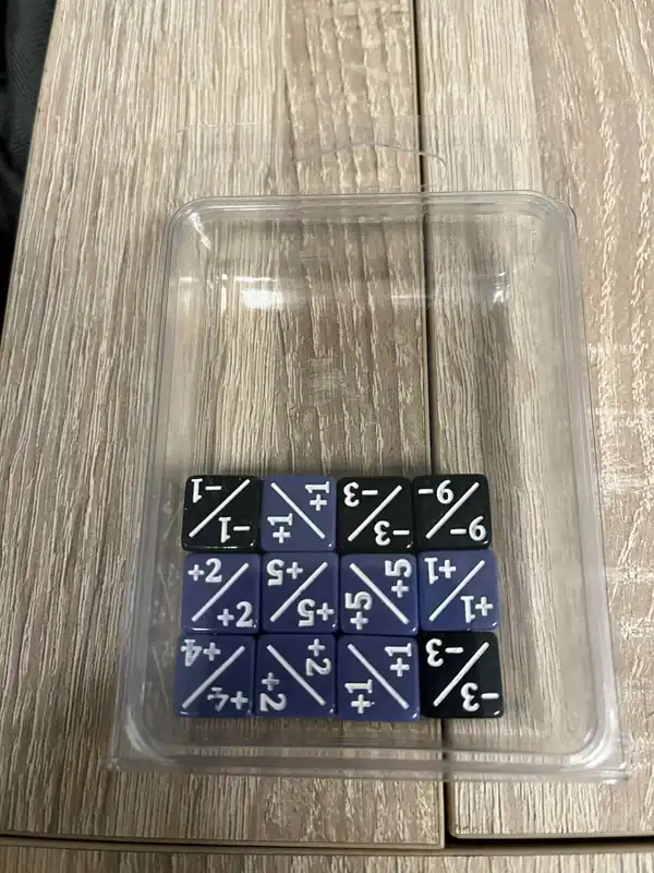 Rekommenderas | Purpleblack Positivenegative D6 Dice 12 Mm 12st