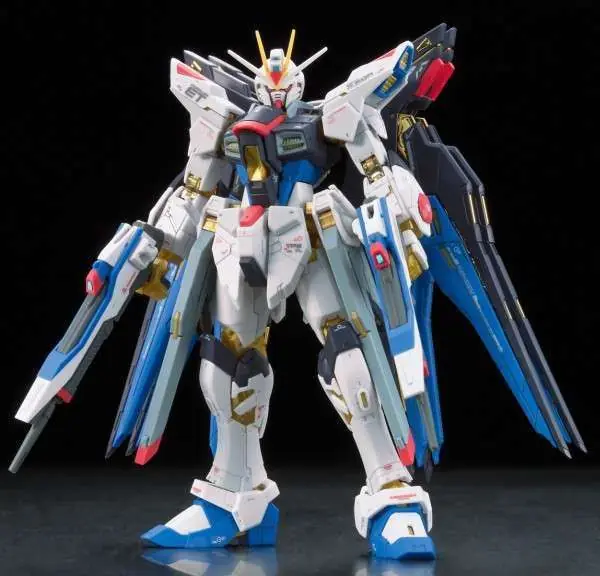 I lager | RG Gundam Strike Freedom ZGMF-X20A 1/144 - Högglansande Modellkit