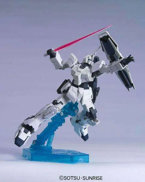Finns tillgänglig | HGUC Gundam Unicorn RX-0 Unicorn 1/144 – Byggsats