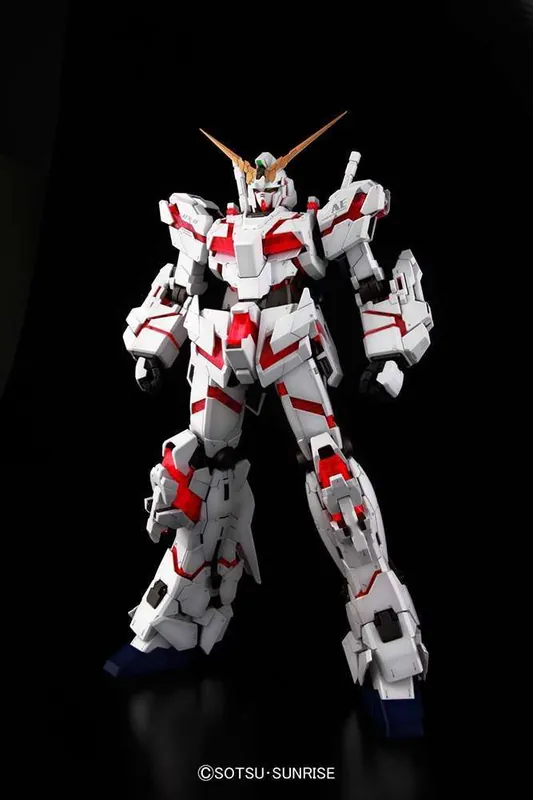 PG Gundam Unicorn RX-0 1/60 Model Kit - Nyhet i webbutiken
