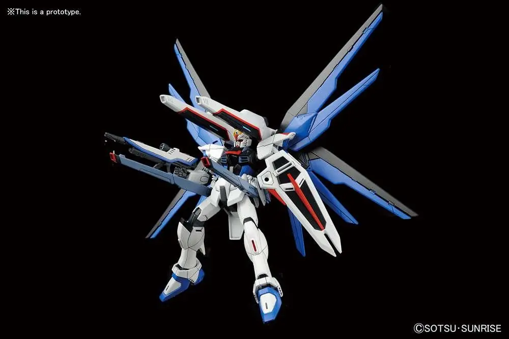 Hög kvalitet | High Grade Cosmic Era (HGCE) Gundam Freedom 1/144