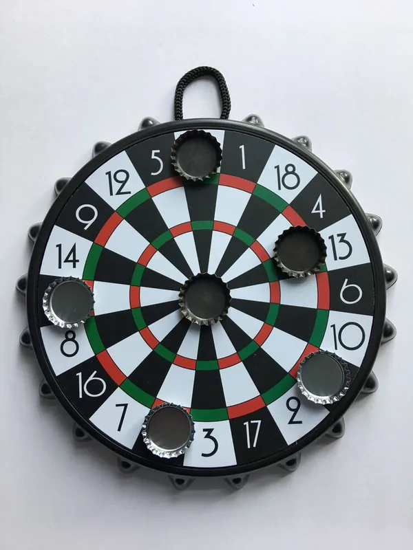 Winkee - Bottle Cap Dart Board | Missa inte